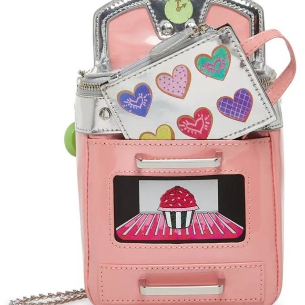 Betsey Johnson Kitsch L'Oven You Crossbody Bag Pin Oven & Pouch BJ33785M New - Picture 7 of 10